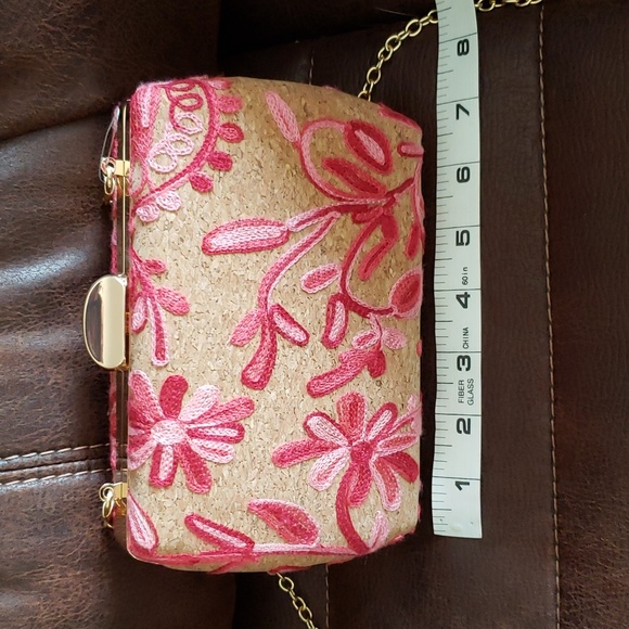 D' Margeaux New York Women's Cork Clutch - Picture 12 of 14